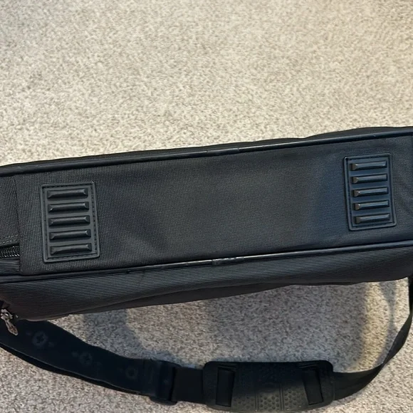 Swiss Gear Laptop Bag, Black - Picture 7 of 11